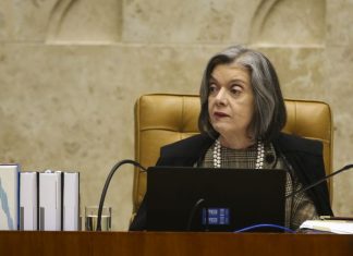 Cármen Lúcia suspende decisão sobre reorientação sexual