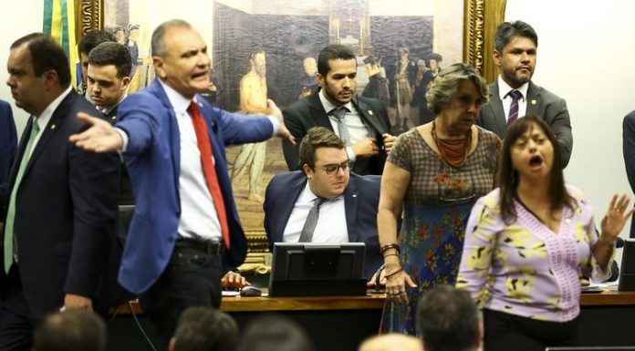 CCJ adia votação da reforma da Previdência para a próxima semana