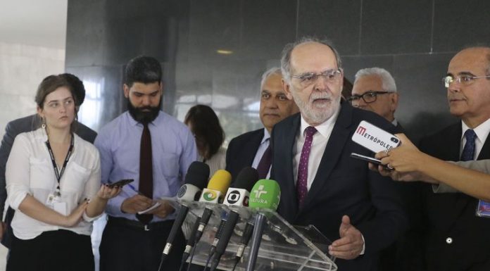 CFM pede apoio de Bolsonaro para carreira pública de médico