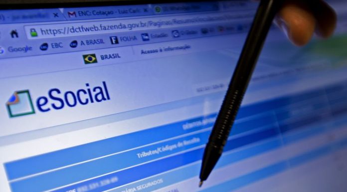 Empresa do Simples tem até terça para inscrever empregados no eSocial