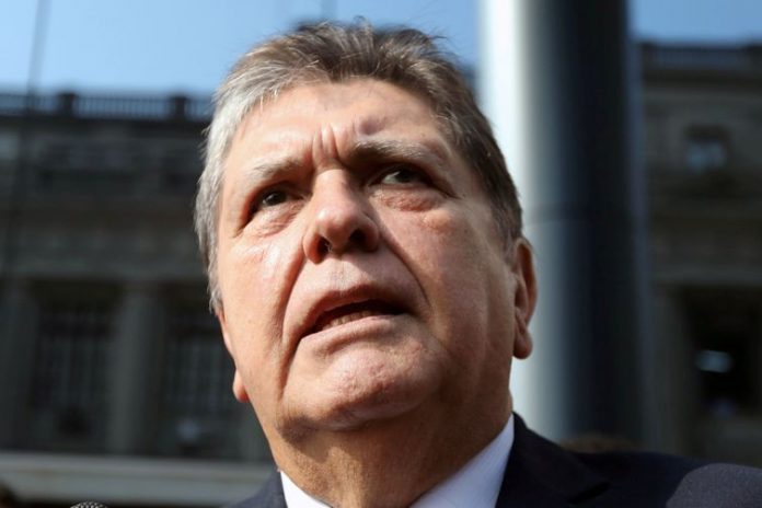 Ex-presidente do Peru tenta se matar ao receber ordem de prisão