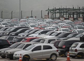 Justiça proíbe Ford de fazer demissões coletivas em Camaçari e Taubaté