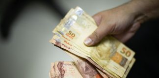 Governo propõe salário mínimo de R$ 1.040 para o próximo ano