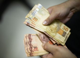 Governo propõe salário mínimo de R$ 1.040 para o próximo ano