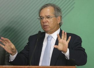 Guedes diz que governo trabalha para reduzir, não aumentar impostos