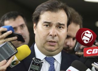 Maia quer aprovar reforma da Previdência na Câmara em dois meses