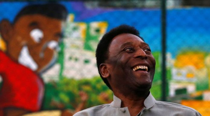 Pelé é internado em São Paulo com infecção urinária