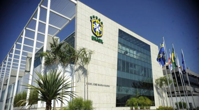 Bolsonaro recebe presidentes da Fifa e da CBF