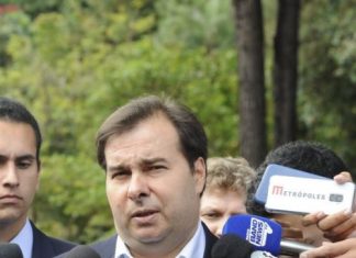 Maia pede apoio a prefeitos à reforma da Previdência