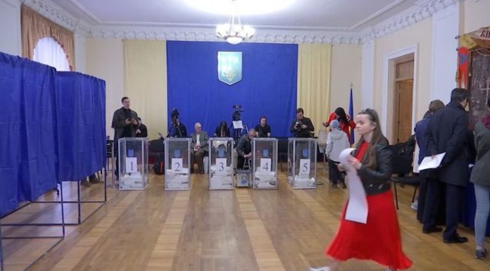 Vladimir Zelensky é apontado como novo presidente da Ucrânia