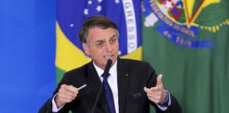 Bolsonaro assina novas regras para atiradores e caçadores