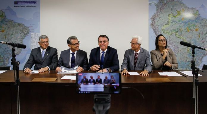 Bolsonaro pede ao Congresso que devolva Coaf ao Ministério da Justiça