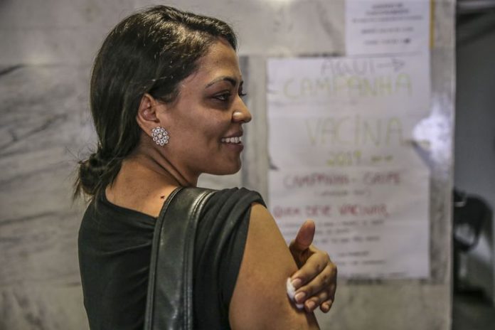 Brasília reforça campanha de vacinação contra gripe