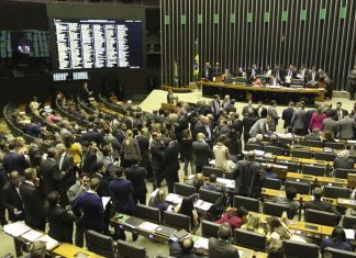 Câmara aprova projeto que prorroga benefício fiscal para igrejas