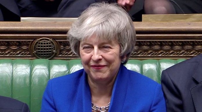 Fracassa manobra de May para aprovar Brexit no Parlamento britânico