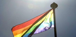 Ações de apoio LGBTQIA+ são promovidas em estações de metrô de SP