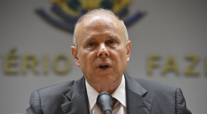 Mantega vira réu na Justiça Federal por fraudes de R$ 8 bi no BNDES