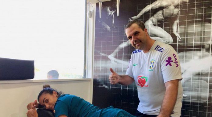 Marta sente dor na coxa esquerda; exame constata lesão muscular