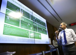 No Senado, ministro da Educação defende ensino domiciliar