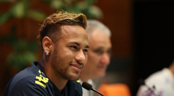 Após depor na polícia, Neymar diz que está muito tranquilo
