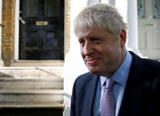 Briga doméstica agita disputa pelo governo britânico