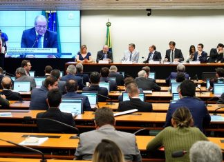 Comissão aprova crédito extra de R$ 248,9 bi para o Executivo