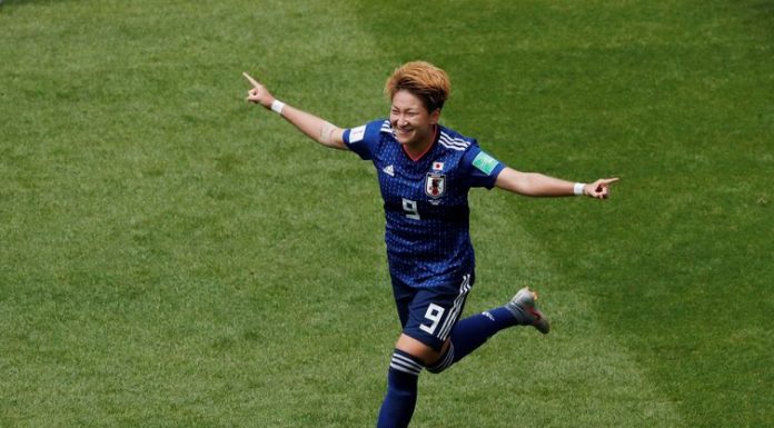 Itália e Inglaterra vencem e garantem classificação na Copa do Mundo