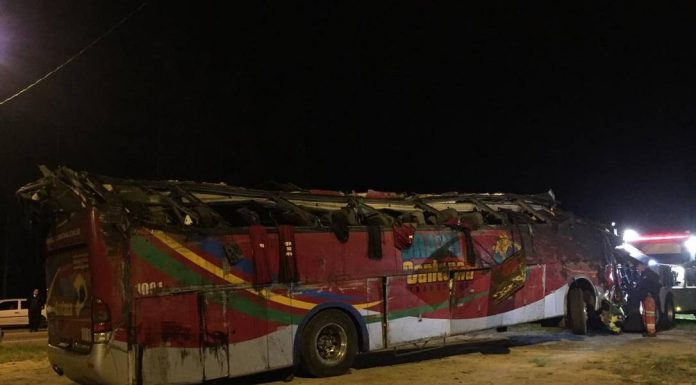 Acidente com ônibus no interior paulista deixa dez mortos