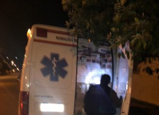 PF apreende ambulância e caminhões com cigarros contrabandeados