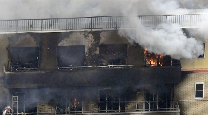 Autoridades começam a inspecionar estúdio de animação incendiado