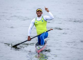 Brasil é ouro na canoagem velocidade e no triatlo revezamento misto