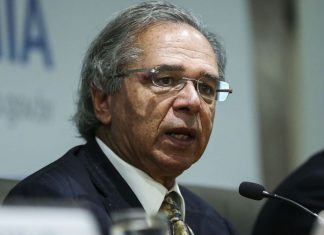 Celular do ministro Paulo Guedes é hackeado