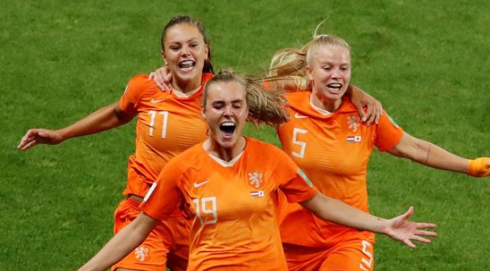 Holanda vence Suécia e disputa final da Copa feminina com EUA