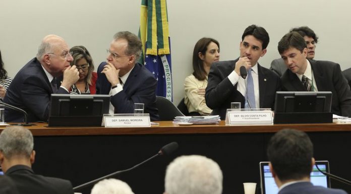 Novo relatório da reforma da Previdência mantém economia de R$ 1 tri