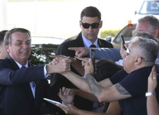 Bolsonaro lamenta derrubada de veto a pena mais dura para fake news