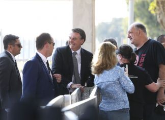 Governo estuda enviar Exército para combater queimadas na Amazônia