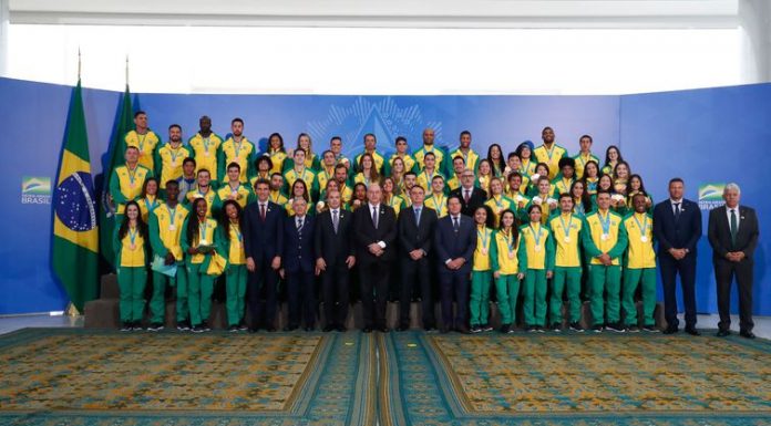 Governo estuda lançar 5 mil bolsas para atletas de base, diz ministro