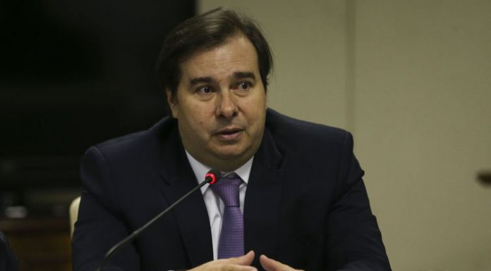 Inquérito da PF acusa Maia de corrupção e lavagem de dinheiro