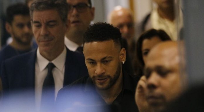 Ministério Público pede arquivamento de inquérito contra Neymar