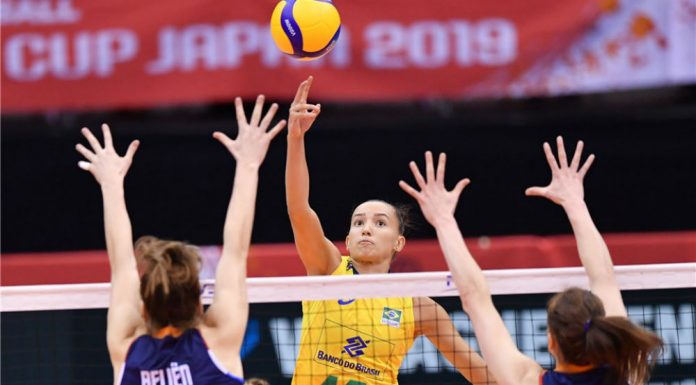 Brasileiras sofrem primeira derrota na Copa do Mundo de Vôlei