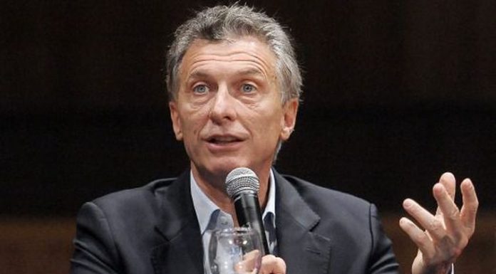 Argentina limita compra de dólares para conter desvalorização do peso