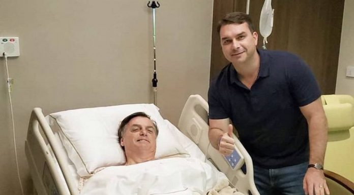Bolsonaro não tem dor ou febre e faz fisioterapia, diz boletim médico