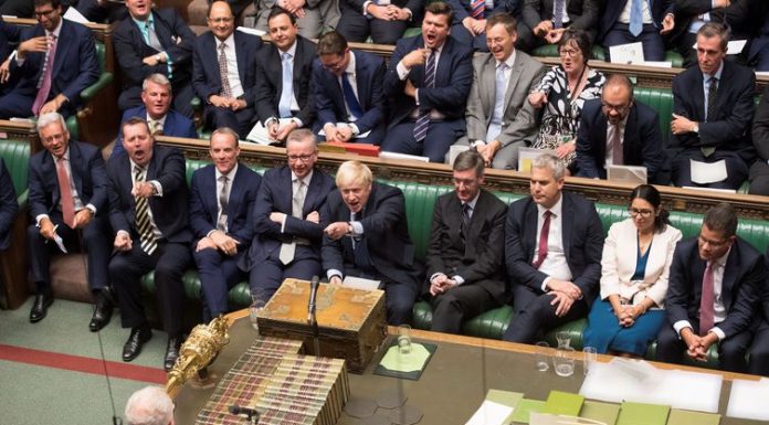 Câmara dos Lordes aprova lei para bloquear Brexit sem acordo