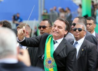 Esplanada recebe cerca de 30 mil pessoas no desfile de 7 de setembro