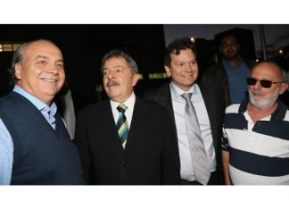 Preso por fraudar FIES, dono da Universidade Brasil havia parabenizado o ex-presidente Lula por incentivo ao programa