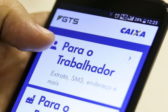 Ministro do STF suspende ações que questionam correção do FGTS
