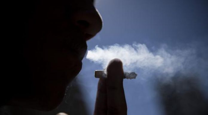 ONU premia Brasil por controle ao tabaco e por ações no trânsito