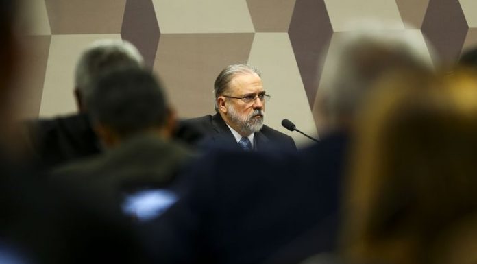 Plenário do Senado aprova indicação de Augusto Aras para PGR