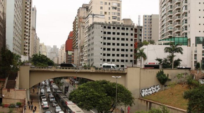Prefeitura de São Paulo assina contratos de licitação de ônibus