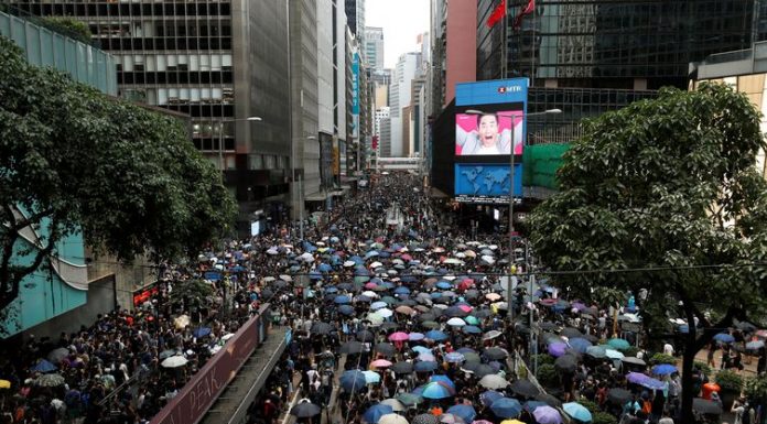 Protestos continuam em Hong Kong